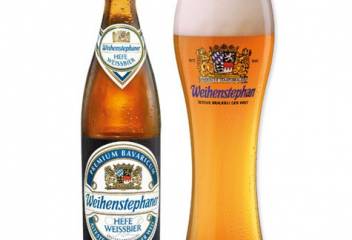 Weihenstephaner Hefeweissbier 500 ml bottle in plastic crates