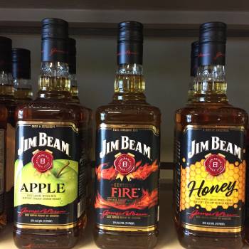 Jim Beam, White Bourbon, Apple, Peach, Honey & Red Stag