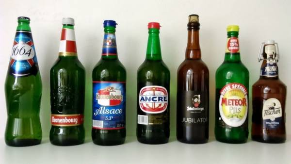 Heineken Beer For Export ... Augustiiner. ... Pilsner Urquell. ... Paulaner. ... Berliner Kindl. ... Newcastle Brown Ale. ... Heineken. ... Jupiler. .... Westvleteren... Mythos... Super Bock.... Mahou.... Kronenbourg 1664.... Peroni..... Krombacher..... Bud Light.