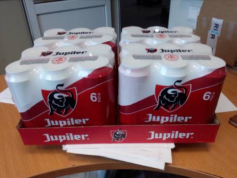 Jupiler cans